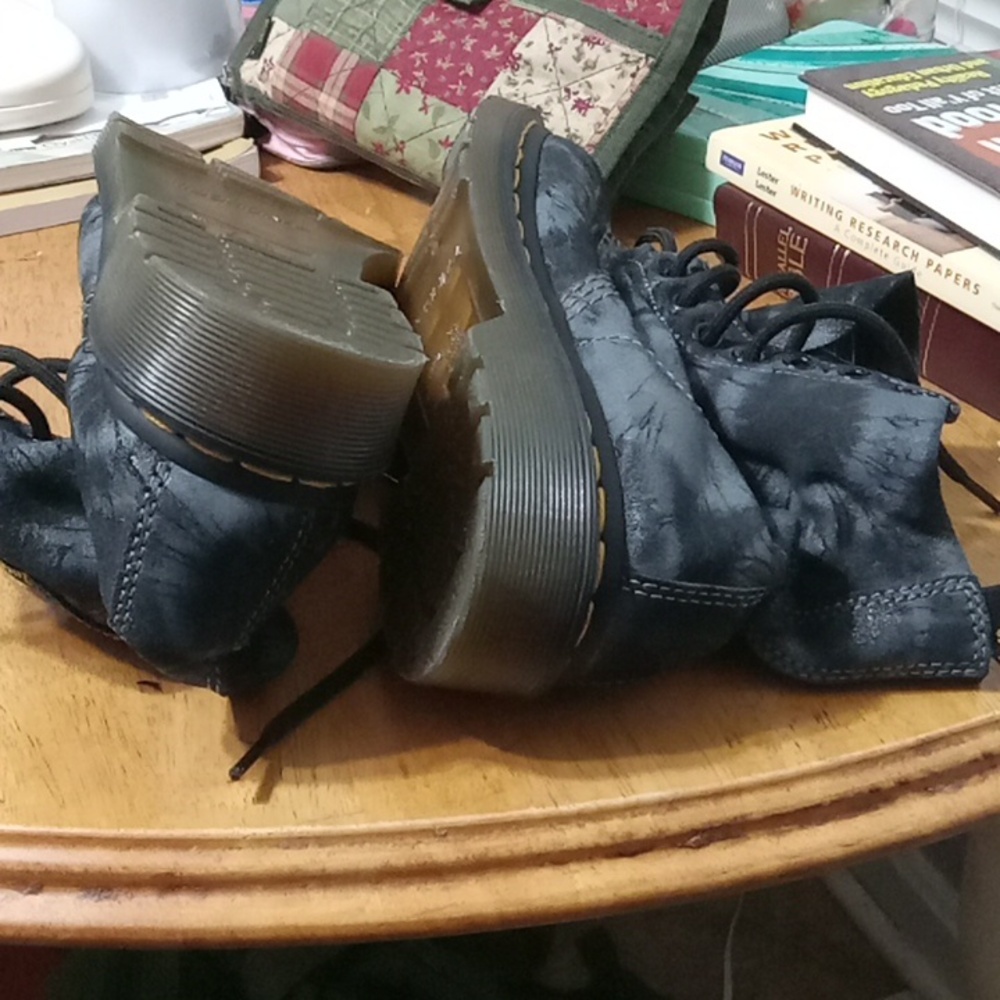 Dr. Martens Black Leather Lace-Up Boots with Yellow Accents. - Picture 6 of 15